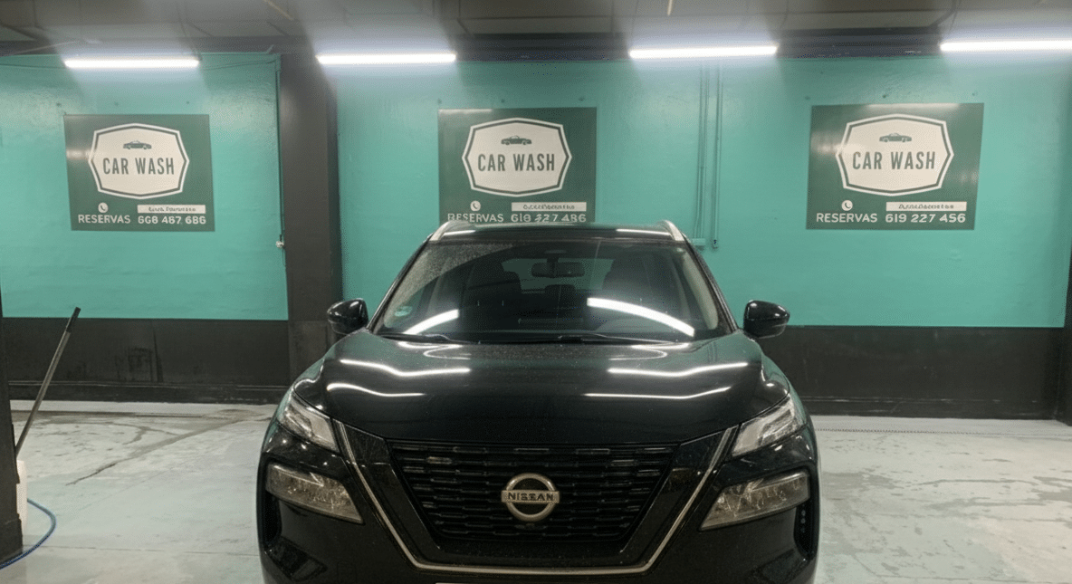 Coche después de pulido de carrocería carwash madrid