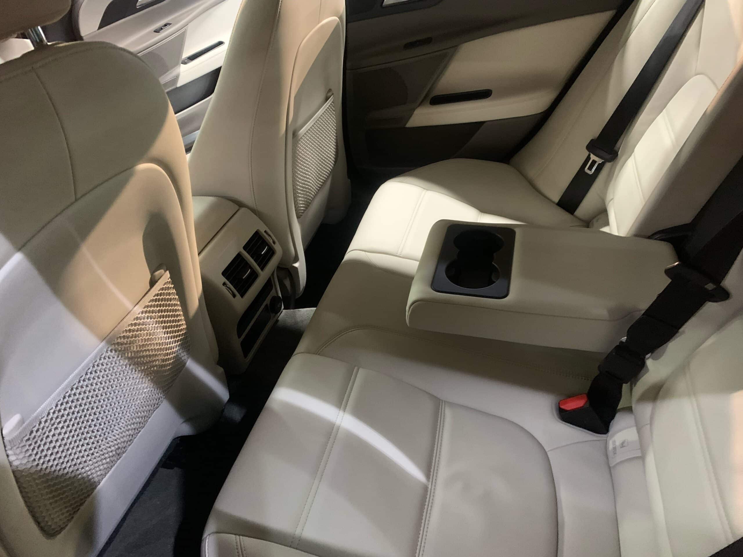 Asientos traseros porsche en carwash